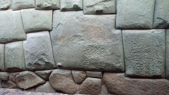 Der berühmteste Stein der Palastmauer des Inca Roca