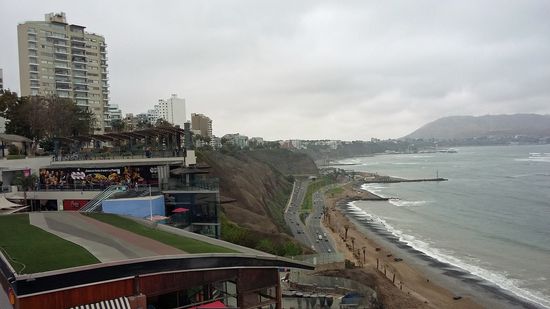 Larcomar und die Küste