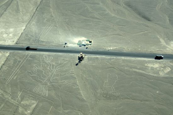 el lagarto - die Echse,
el àrbol - der Baum,
las manos - die Hände.
Auf diesem Bild hat man guten Größenvergleich: Lkws im Vergleich zu den Linienbildern.