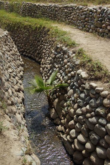 Acueductos de Cantalloc