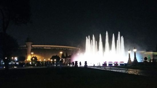 Parque de la Reserva, im Hintergrund der nationale Stadion von Peru.