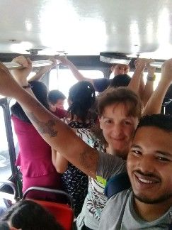 unterwegs im grünen Bus