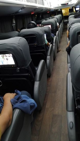 unterwegs im Cruz del Sur Bus