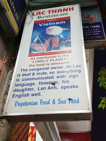 Das das Ding überhaupt hält und mit den vielen Kabeln auch leuchtet - die h'ams schon drauf