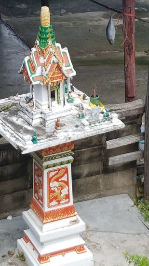 Da wo der Fisch hängt, wohnte ich - war immer einfach wiederzufinden, denn der hing da schon etwas...