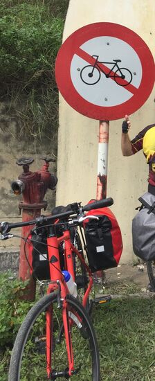 Am Ausgang des Tunnels fanden wir dann dieses Schild