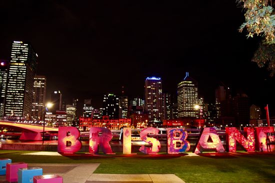 Brisbane - eine Stadt empfängt uns in Rot!