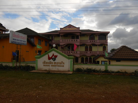 Das Hotel in Paksong von außen