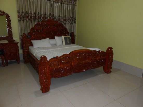 Bett im Hotel in Stung Treng