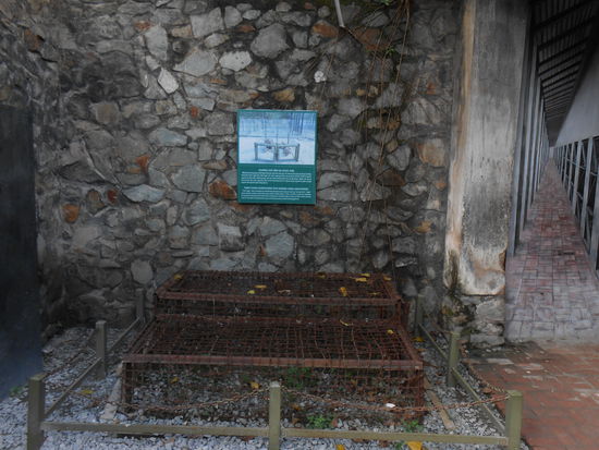 Tigerkäfig, noch aus der französischen Kolonialzeit, hier wurden Vietnamesen gefoltert, die nicht kooperiert haben