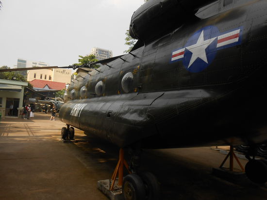 Us - Hubschrauber ohne Mutter mit Kind