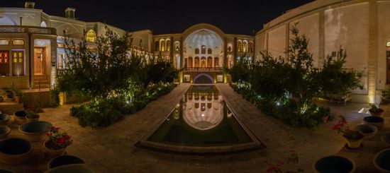 Unser Hotel im alten Stil. Unser Raum hatte keine Klimaanlage, bei 40 grad im Schatten tagsüber, und dennoch war es einfach angenehm und kalt zum Schlafen, ohne Zugluft und Lärm aus einer Klimaanlage.