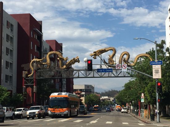 Den Eingang zu Chinatown fand ich noch gar cool, selbst kurz danach war ich beeindruckt als ich eine alte Tafel mit Chinesischen Schriftzeichen fand.