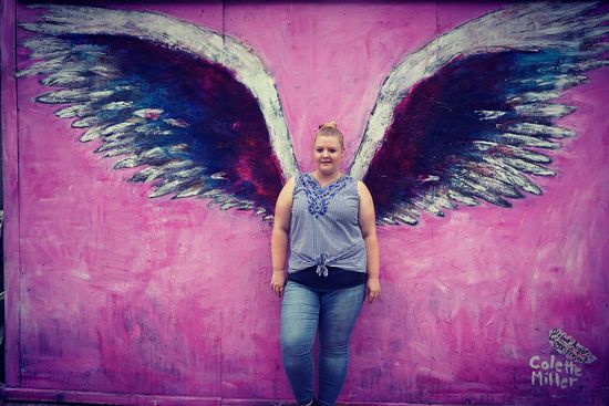 Wegen diesen Flügeln hat es mich auf die Melrose Avenue verschlagen.