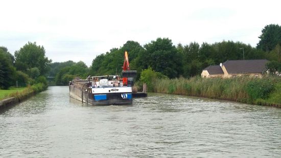 Ab und zu muss der Kanal ausgebaggert werden.