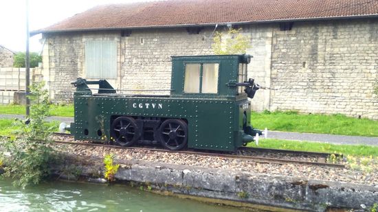 Früher zog diese Lock die Schiffe im Tunnel.