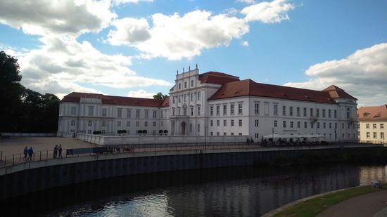 Schloss Oranienburg. Mit Restaurant.