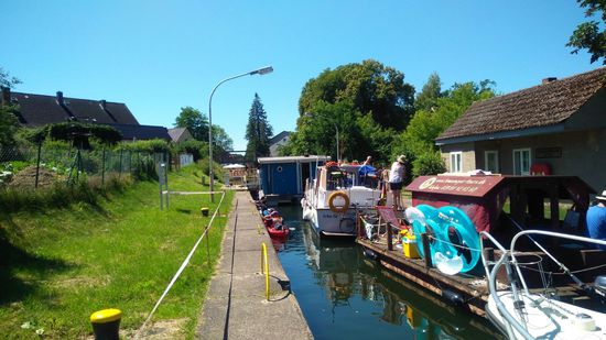 An den Sonntagen werden die Schleusen maximal gefüllt.