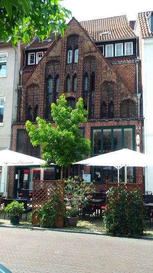 Restaurant in Uelzen. Erbaut um 1400. Nach dem Krieg war nur noch die Fassade erhalten. Der Hinterteil wurde neu erbaut.