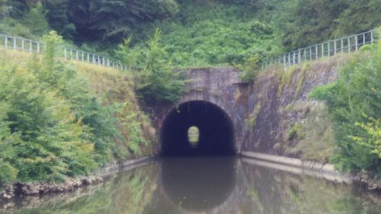 einfahrt in den Tunnel