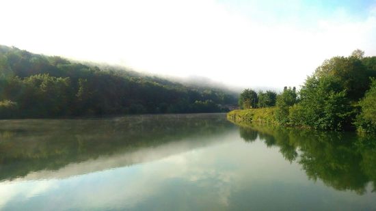 Nebel auf der Meuse im August.