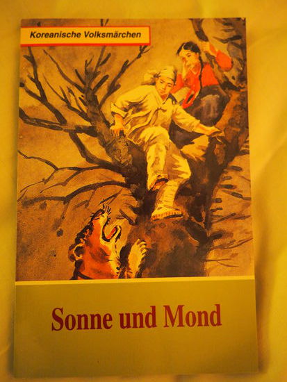 Koreanische Märchen... Habe ich auf dem Rückflug nach Deutschland gelesen. Sehr nette Geschichten mit ähnlicher Moral wie bei unseren Märchen (dem Bösen/Faulen/Unehrlichen ergeht es am Ende i.d.R. schlecht).