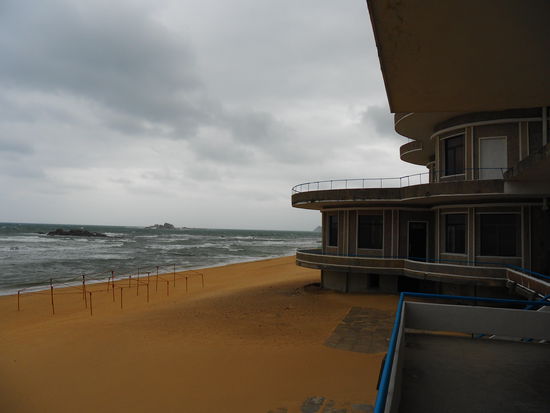 Autobahnraststätte am Meer