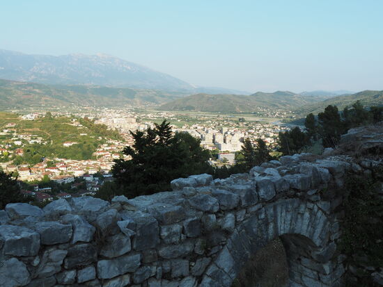 Blick auf die Neustadt von Berat