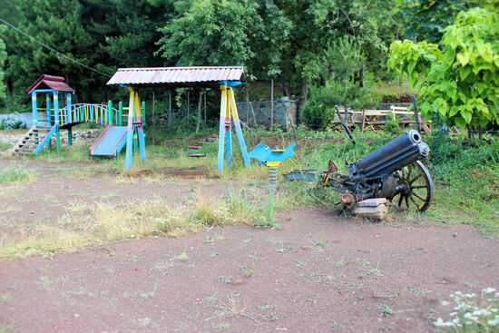 Ob das hier der Spielplatzprüfung des TÜV Rheinland standhalten würde..?