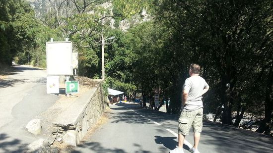 runter zum parken und dann hoch in die Schlucht.