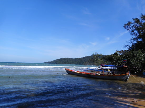 Fischerboot am Strand von Otres Village