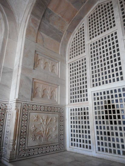 Feinste Marmorarbeiten innen....