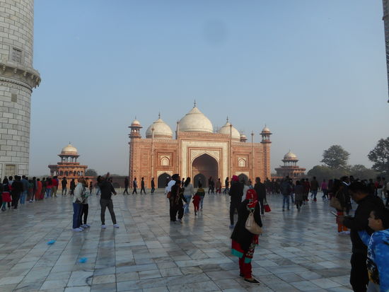 Eines der Nebengebäude, hier eine Moschee.