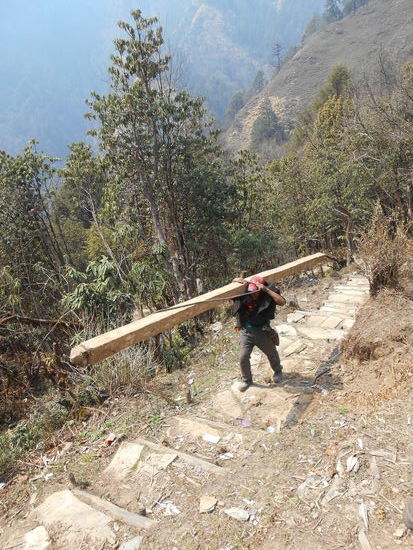 ....,ins Tal getragen.