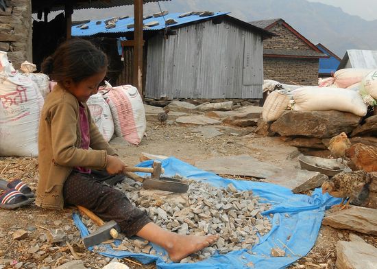 Auch die Kinder müssen mit ran.