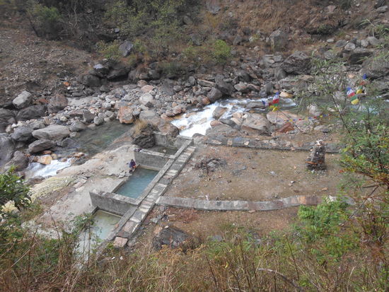 Tatopani ( heisses Wasser )