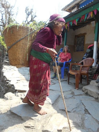 Eine alte Bäuerin in Chalisegaon