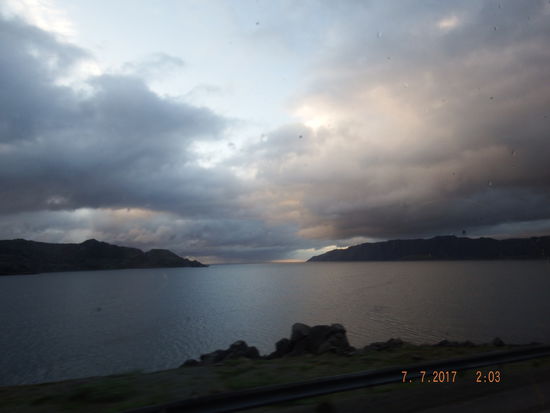 wir kehren zurück zum Schiff und nehmen um 1.00 Uhr morgens bei einer Nordkap Party achtern Kurs auf Tromsoe.