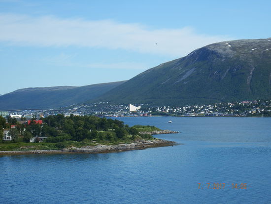 Einfahrt in die Bucht von Tromsoe