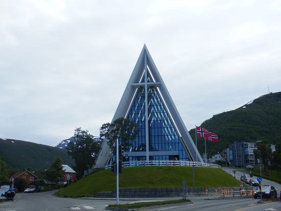 Wir nähern uns der Eismeerkathedrale