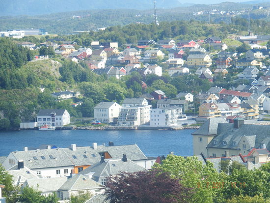 und wieder hinunter auf den Sund