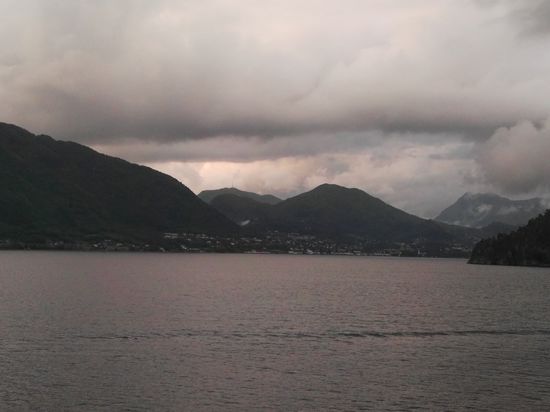 ein letzter Blick zurück. Sonnenuntergang ist heute erst um 23.17 Uhr