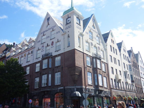 1480 ist die niedrigste Jahreszahl, die an diesem Gebäude steht...