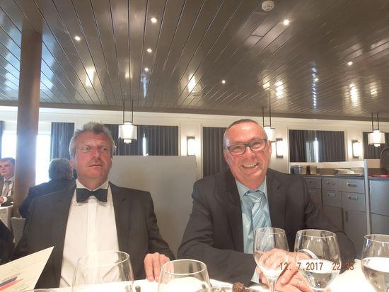  Was Jürgen da gerade im Blick hat, weiß ich auch nicht. Aber irgendetwas beschäftigt ihn