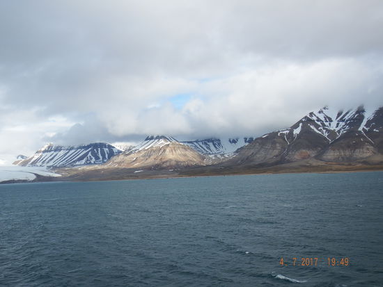Ich habe wirklich die Qual der Wahl bei diesen vielen tollen Bildern. Ich weiß gar nicht, welche ich Euch hier zeigen soll...