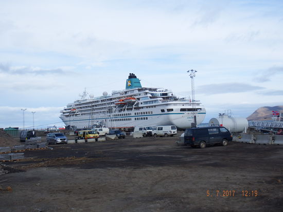 Um 12.00 Uhr legt die AMADEA ab und nimmt Kurs auf Honningsvag / Nordkap, das wir erst am 7.7. 2017 gegen 20.00 Uhr erreichen werden