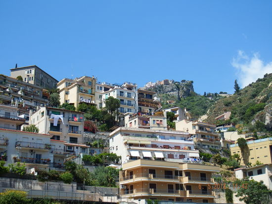 Vom Parkdeck in Richtung Altstadt Taormina