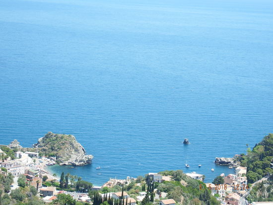 und nach unten zur Isola Bella