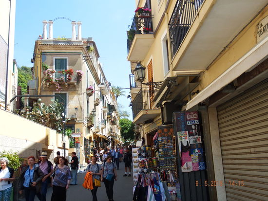 und jetzt sage ich mal für heute: Tschüss Taormina