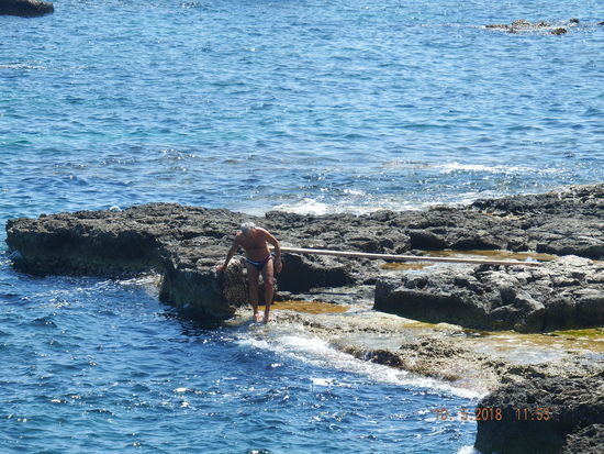 Er traut sich, wie er jedoch dort runter kam, fragen wir uns